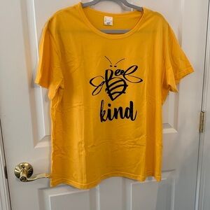 NWOT “Bee Kind” T-shirt size 2XL